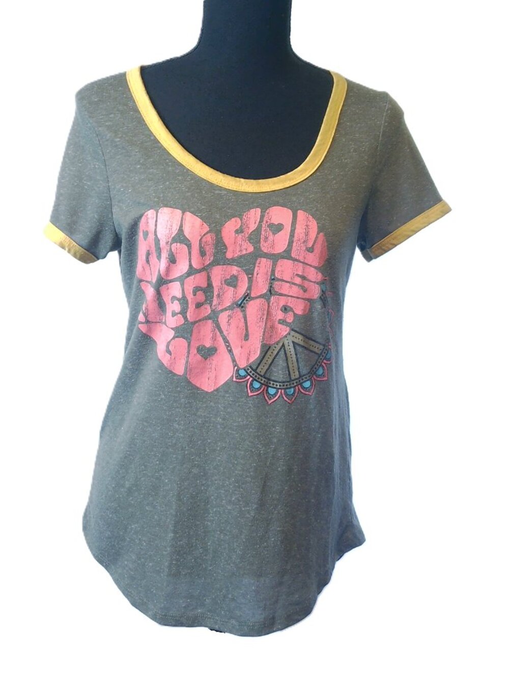 Vintage Style Peace & Love Heart Graphic T-Shirt Size L